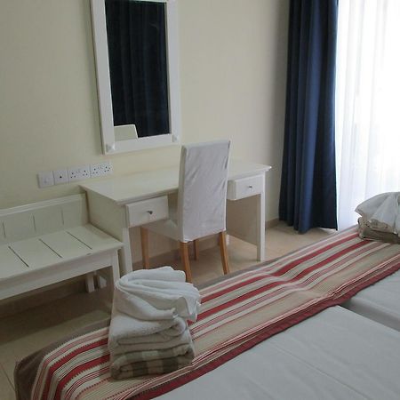 Royal Blue Hotel & Spa Geroskipou Eksteriør billede